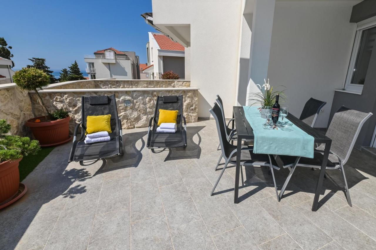 Apartment Funtastic With Private Pool Novalja Bagian luar foto