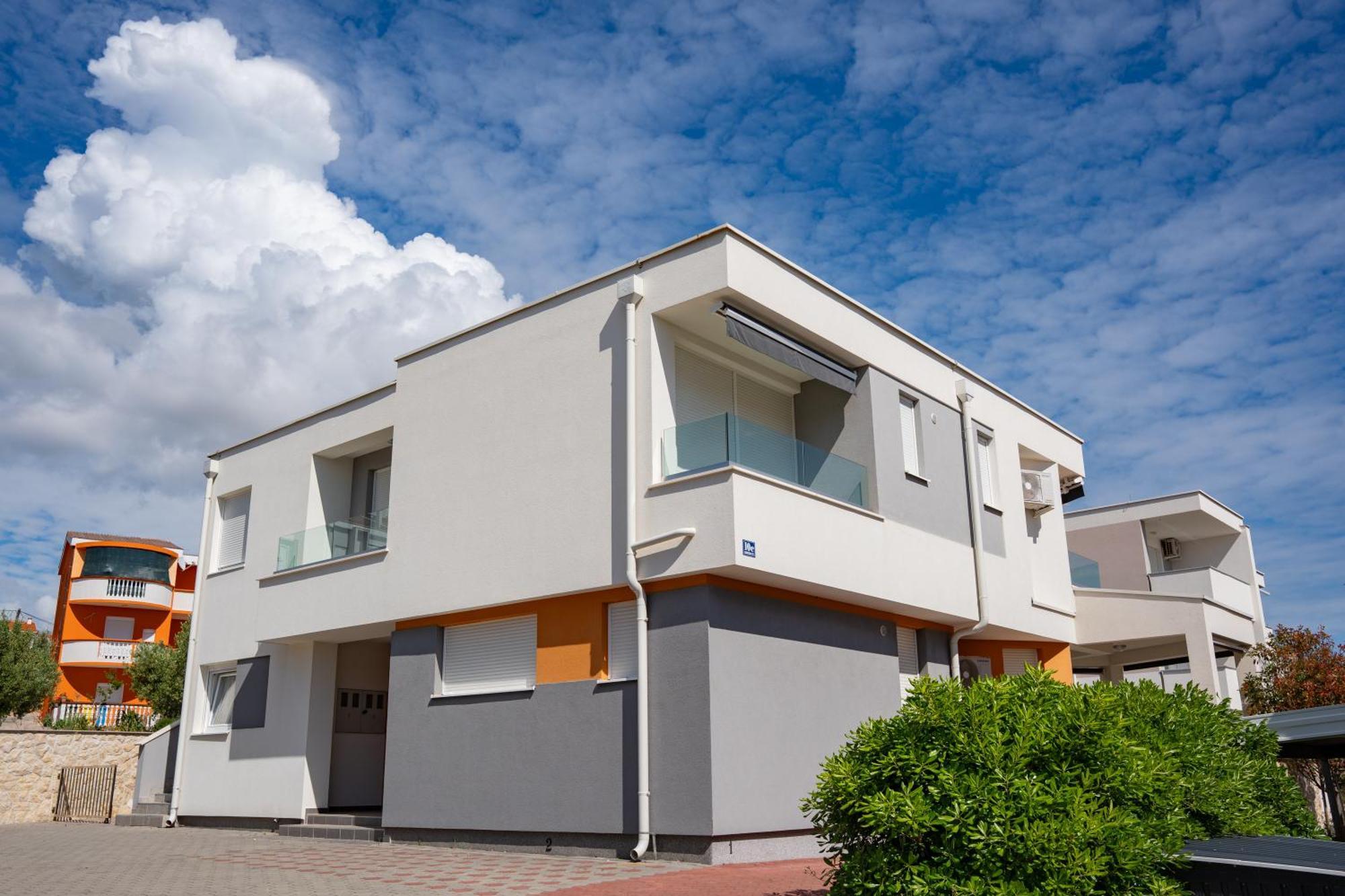 Apartment Funtastic With Private Pool Novalja Bagian luar foto