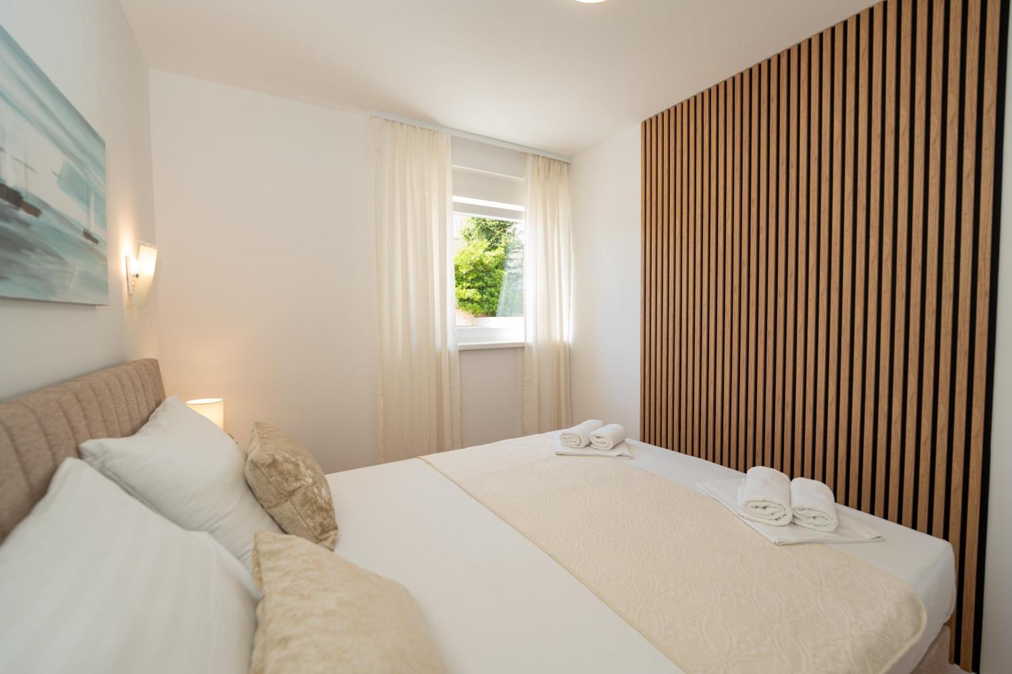 Apartment Funtastic With Private Pool Novalja Bagian luar foto