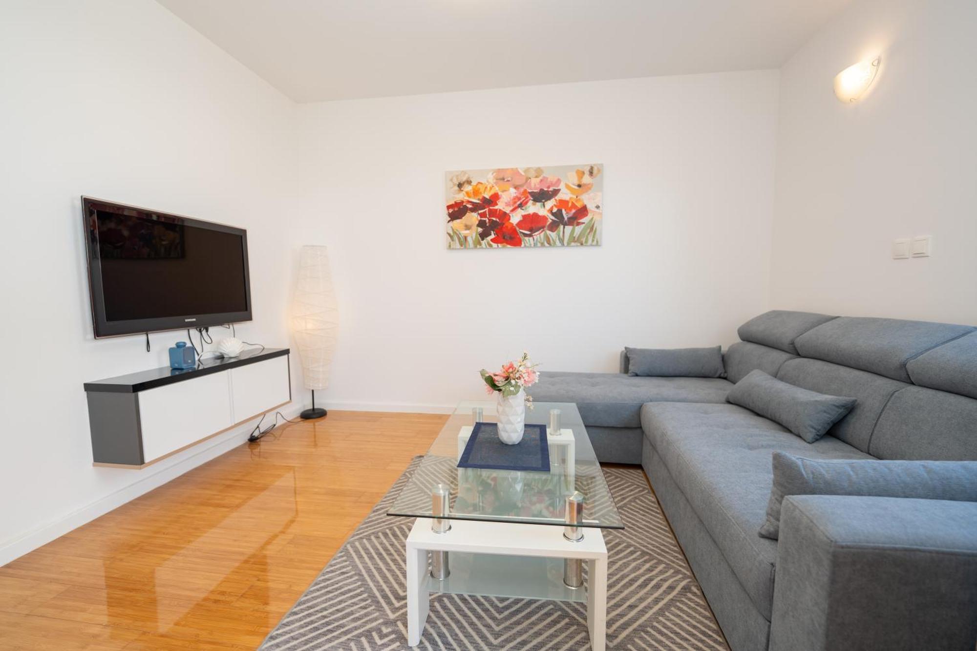 Apartment Funtastic With Private Pool Novalja Bagian luar foto