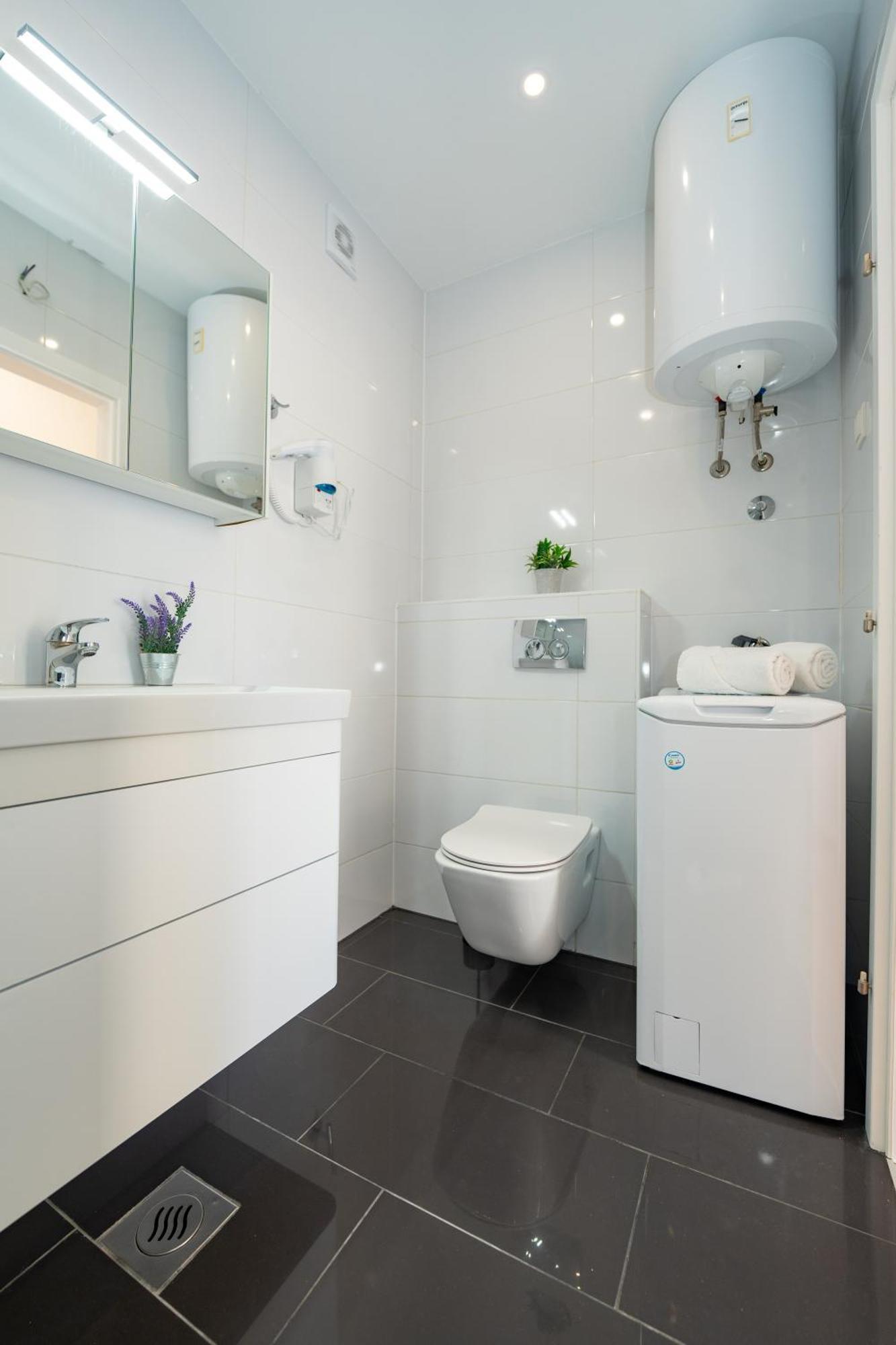 Apartment Funtastic With Private Pool Novalja Bagian luar foto