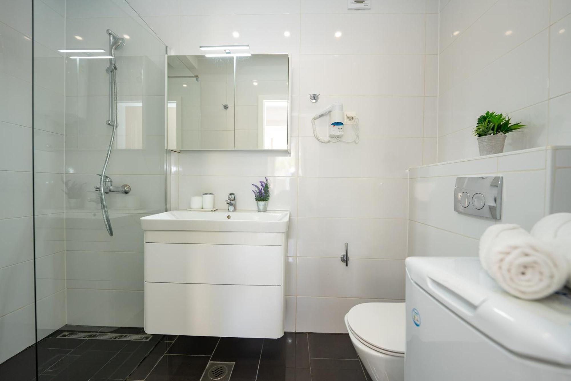 Apartment Funtastic With Private Pool Novalja Bagian luar foto